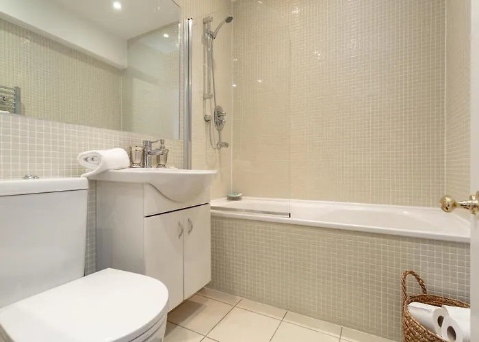 Spectacular 2 Bedroom With Sunny Garden & Terrace * Dublin