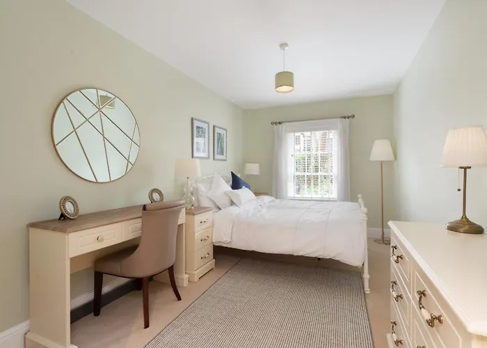 Alojamento de Acomodação e Pequeno-almoço Spectacular 2 Bedroom With Sunny Garden & Terrace