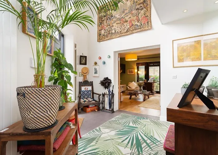 Alojamento de Acomodação e Pequeno-almoço Spectacular 2 Bedroom With Sunny Garden & Terrace