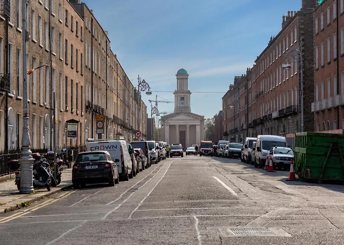 Spectacular 2 Bedroom With Sunny Garden & Terrace Bed & Breakfast Dublin